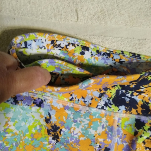 FABLETICS floral print PowerHold capri leggings, S - Picture 7 of 14